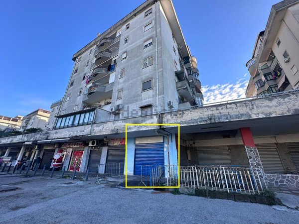 locale commerciale in vendita a Melito di Napoli