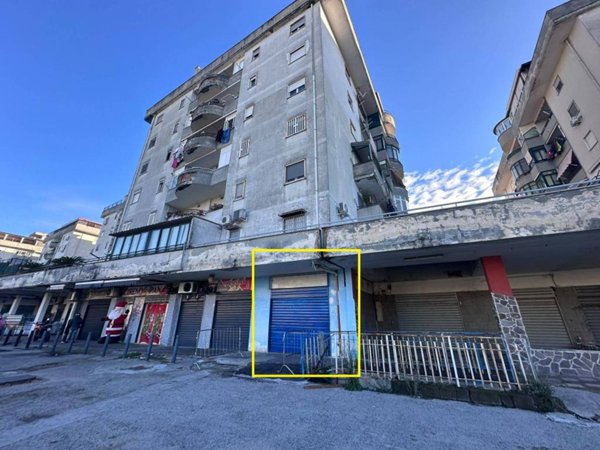 negozio in vendita a Melito di Napoli