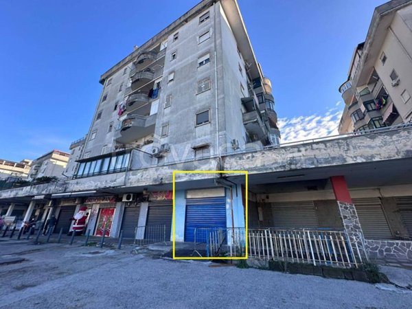 negozio in vendita a Melito di Napoli