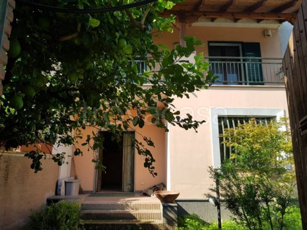 casa indipendente in vendita a Melito di Napoli