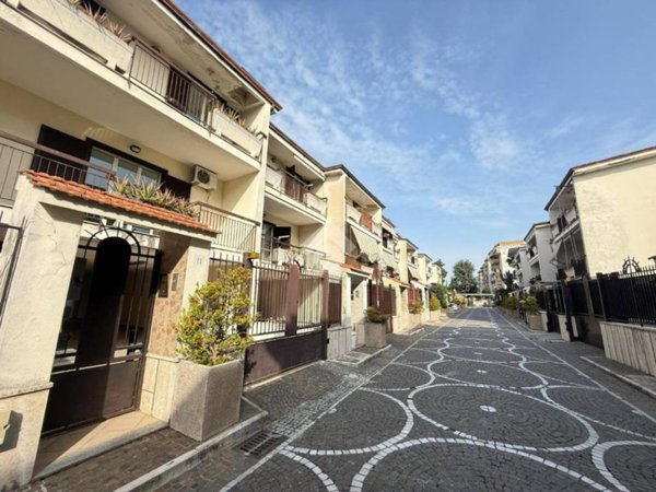 casa indipendente in vendita a Melito di Napoli