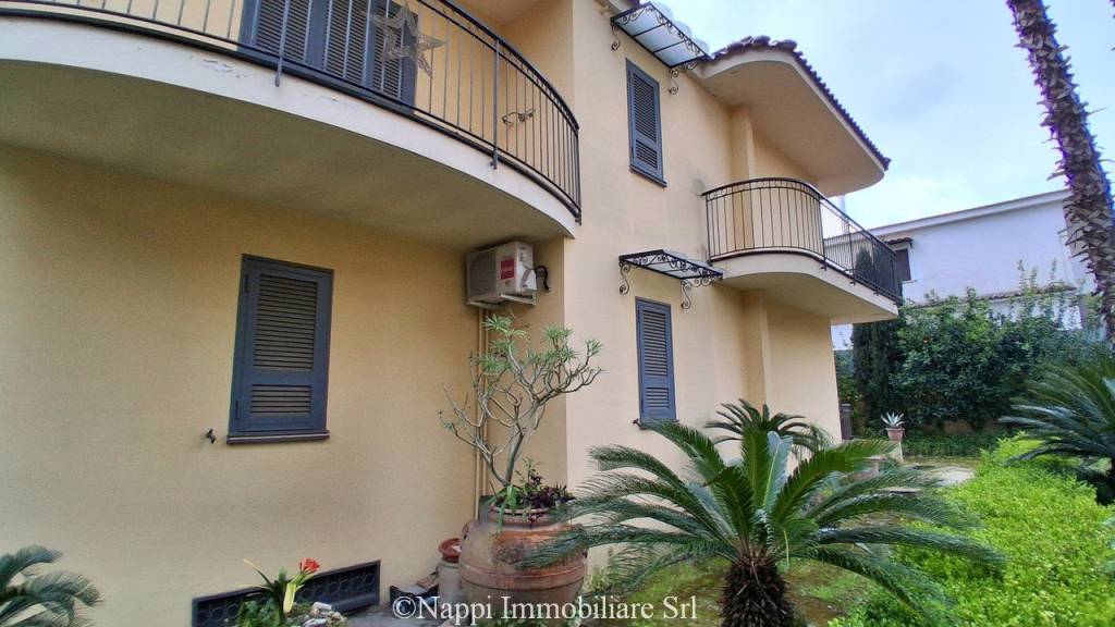 casa indipendente in vendita a Melito di Napoli