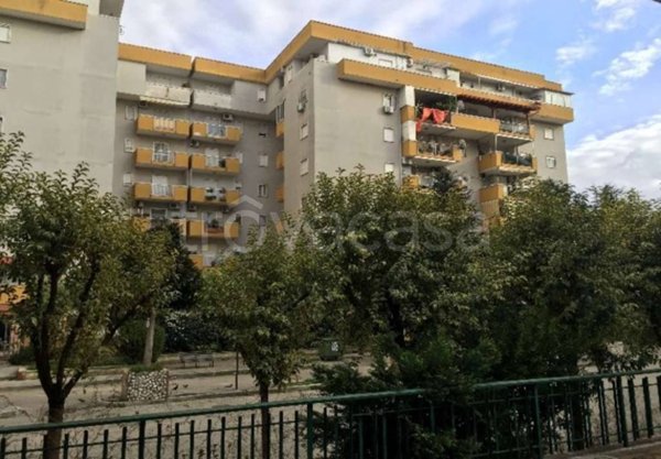 negozio in vendita a Melito di Napoli