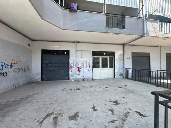 locale commerciale in vendita a Melito di Napoli