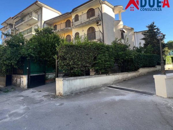 casa indipendente in vendita a Melito di Napoli