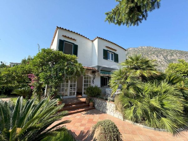 casa indipendente in vendita a Meta