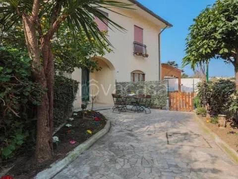 casa indipendente in vendita a Meta