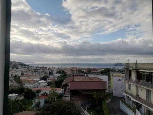 casa indipendente in vendita a Monte di Procida