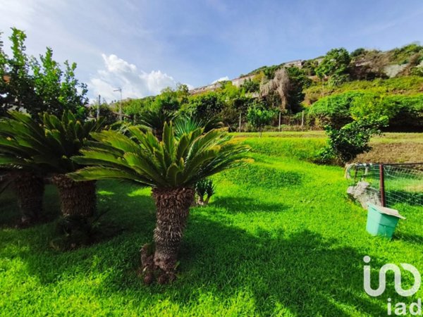 casa indipendente in vendita a Monte di Procida