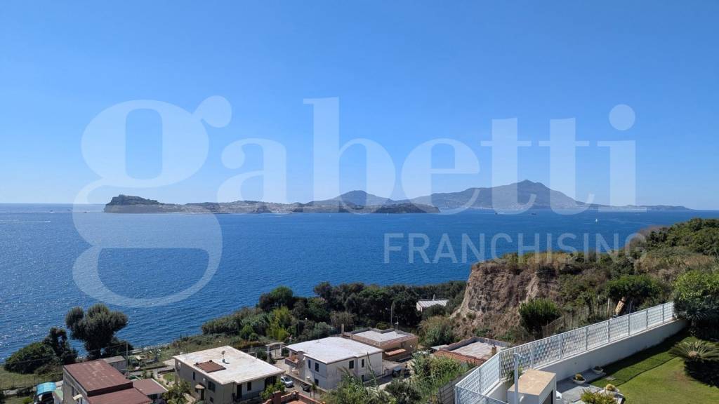 casa indipendente in vendita a Monte di Procida