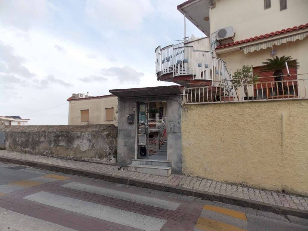 appartamento in vendita a Monte di Procida in zona Torregaveta