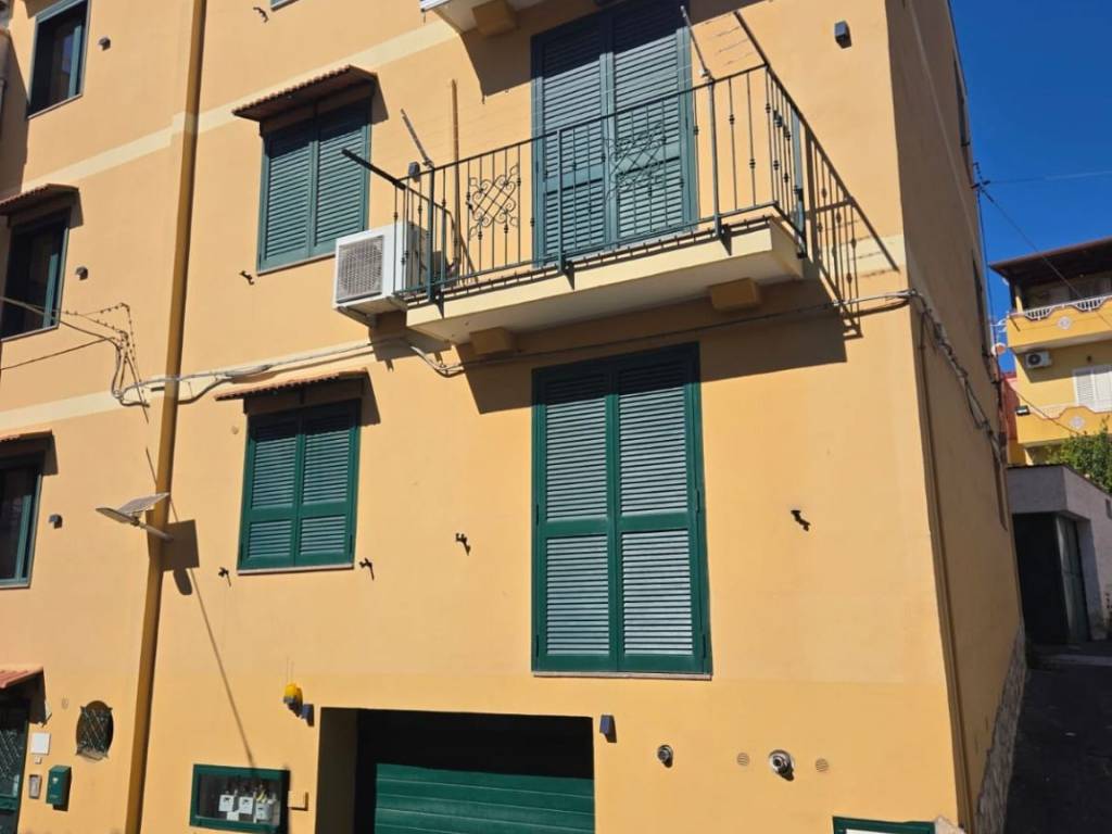 casa indipendente in vendita a Monte di Procida