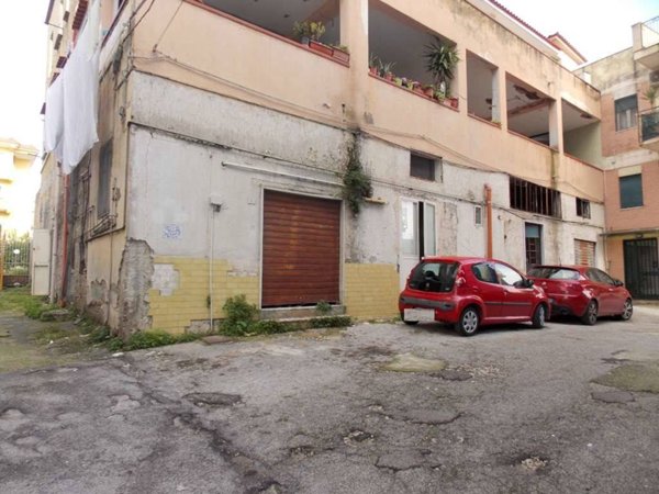 negozio in vendita a Monte di Procida