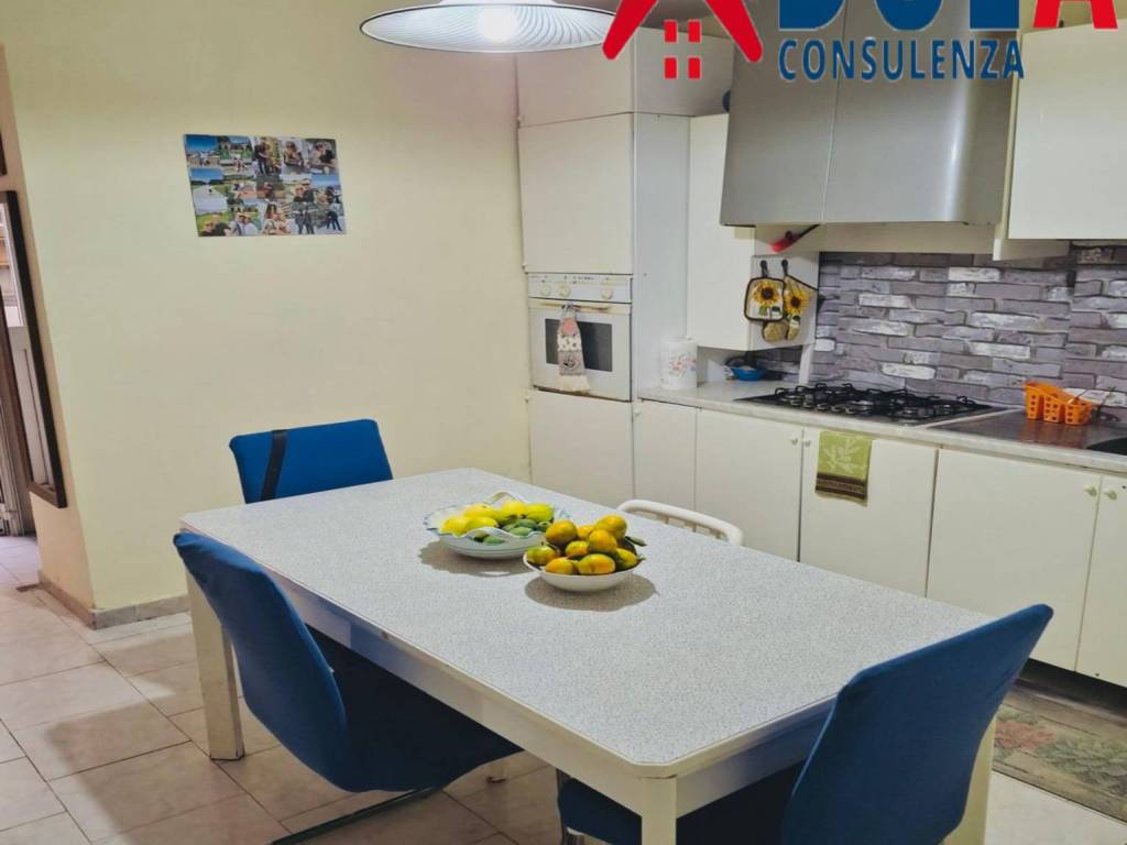 appartamento in vendita a Monte di Procida in zona Torregaveta