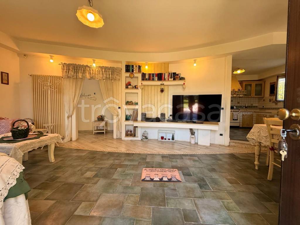 casa indipendente in vendita a Monte di Procida in zona Torregaveta