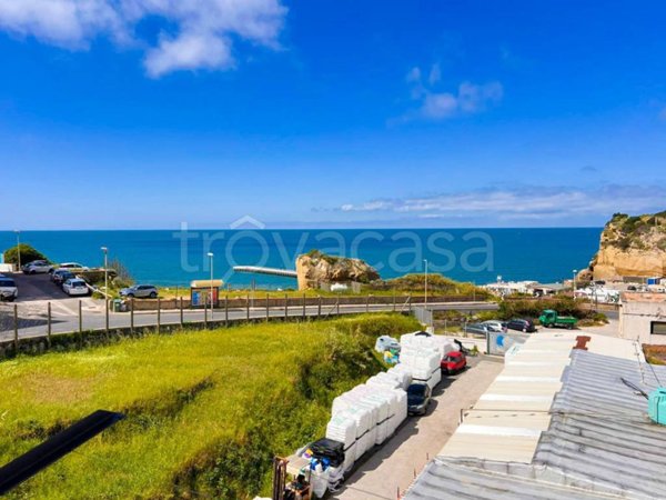 appartamento in vendita a Monte di Procida in zona Torregaveta
