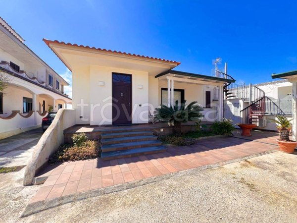 casa indipendente in vendita a Monte di Procida