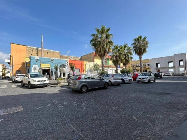 appartamento in vendita a Monte di Procida in zona Torregaveta