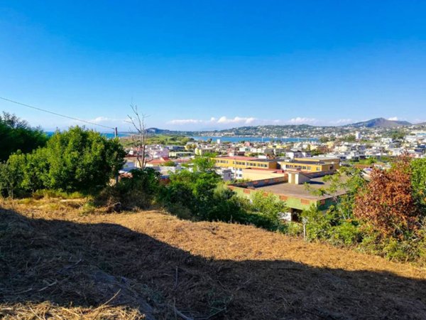 casa indipendente in vendita a Monte di Procida in zona Torregaveta