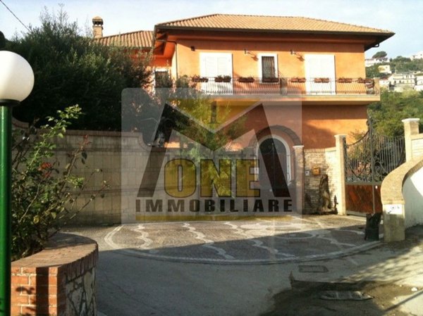 villa in vendita a Monte di Procida in zona Torregaveta