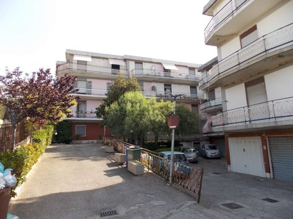 appartamento in vendita a Monte di Procida in zona Torregaveta