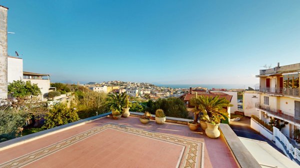 appartamento in vendita a Monte di Procida in zona Torregaveta