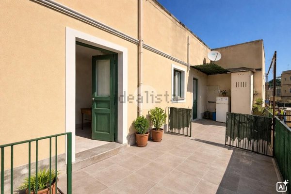 appartamento in vendita a Monte di Procida in zona Torregaveta