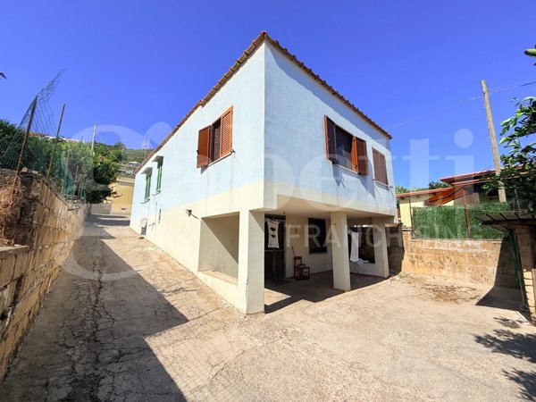 casa indipendente in vendita a Monte di Procida in zona Torregaveta