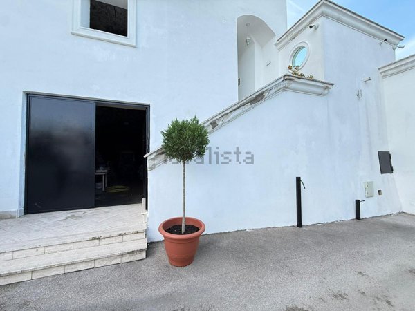 casa indipendente in vendita a Monte di Procida in zona Torregaveta