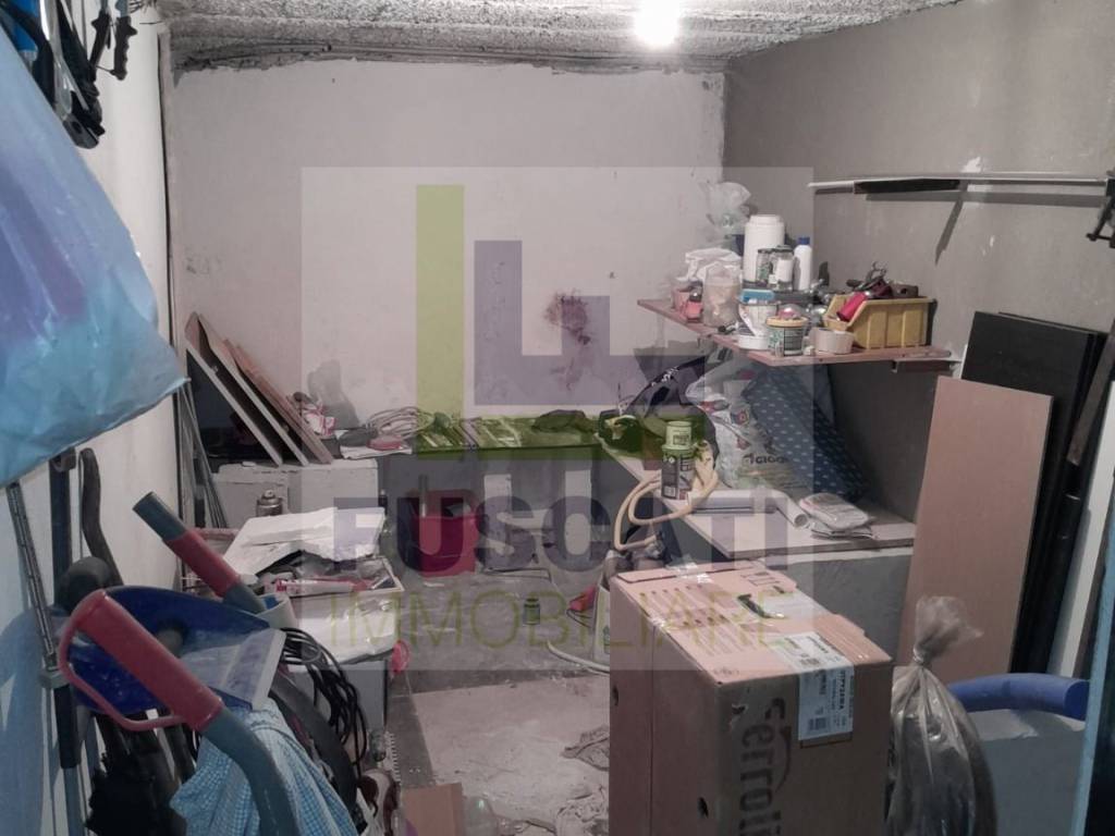locale commerciale in vendita a Mugnano di Napoli