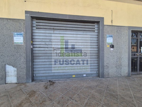 locale commerciale in vendita a Mugnano di Napoli