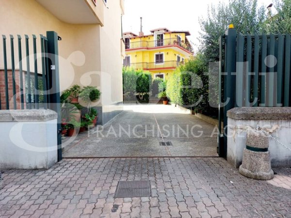 locale commerciale in vendita a Mugnano di Napoli