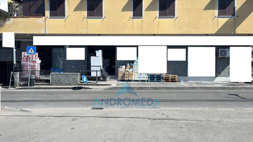 negozio in vendita a Mugnano di Napoli