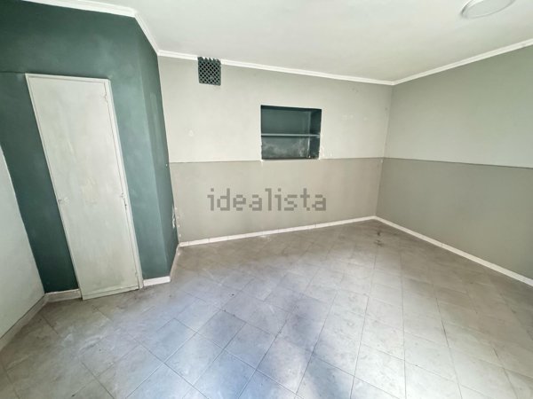 locale commerciale in vendita a Mugnano di Napoli
