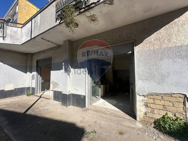 locale commerciale in vendita a Mugnano di Napoli