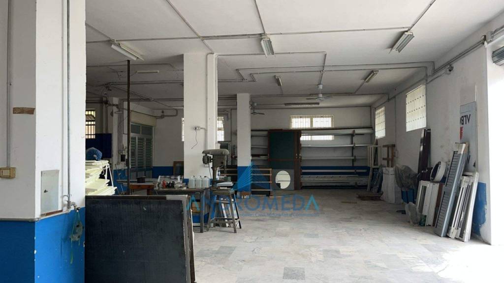 locale commerciale in vendita a Mugnano di Napoli