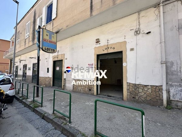 locale commerciale in vendita a Mugnano di Napoli