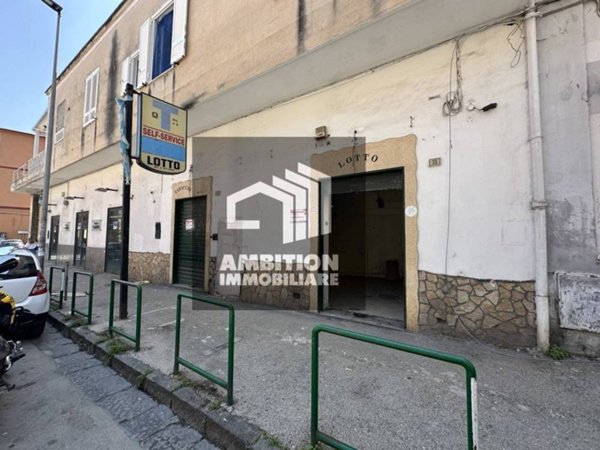 locale commerciale in vendita a Mugnano di Napoli