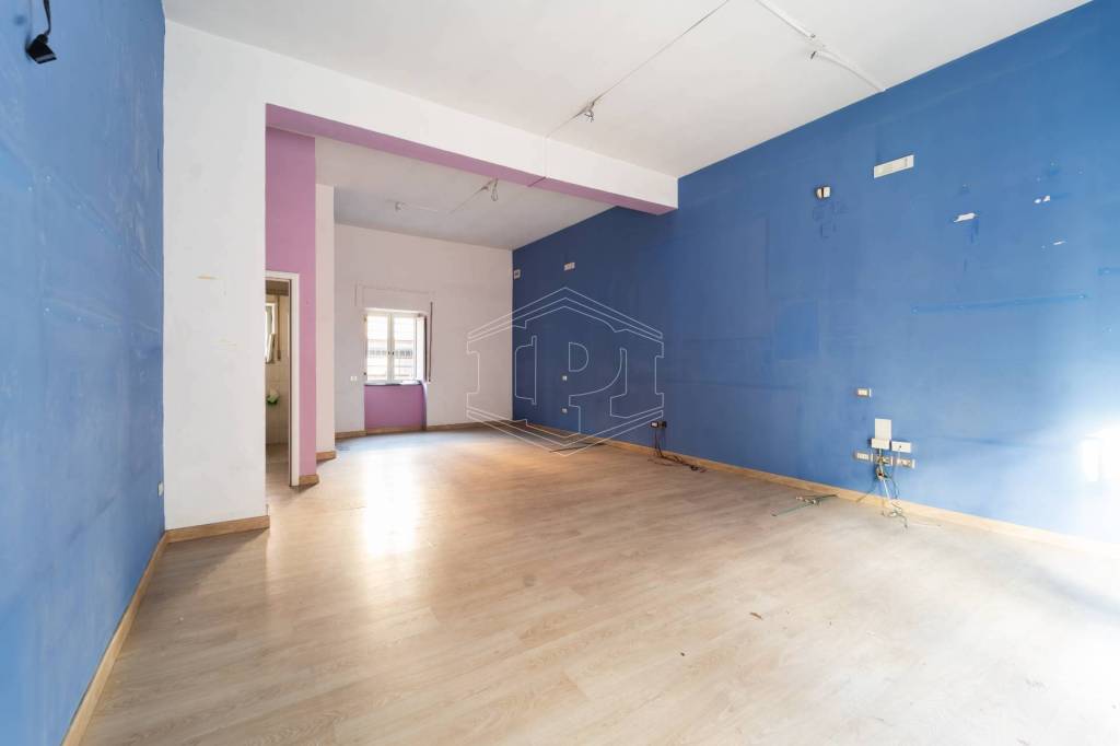 negozio in vendita a Mugnano di Napoli