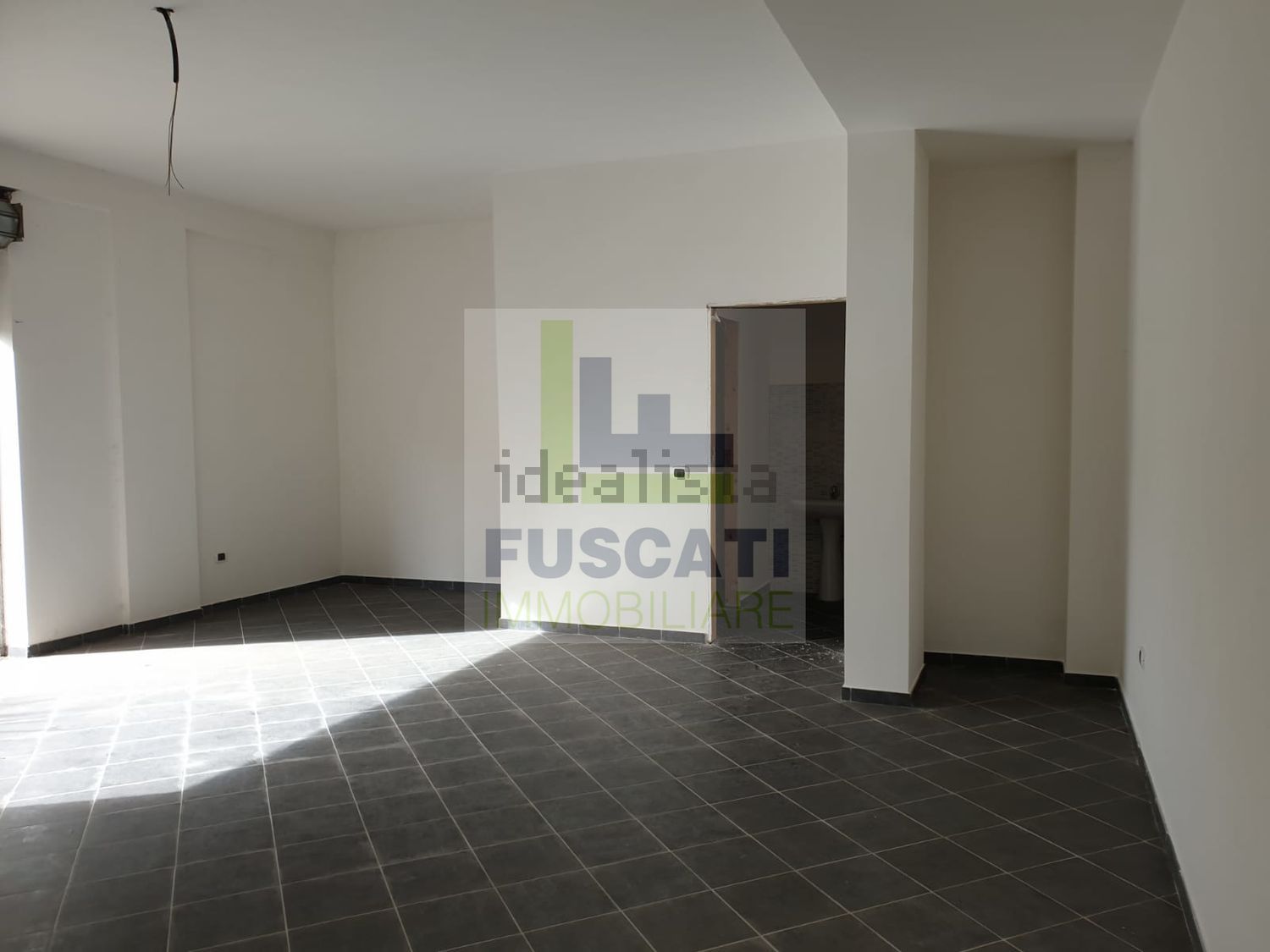 locale commerciale in vendita a Mugnano di Napoli