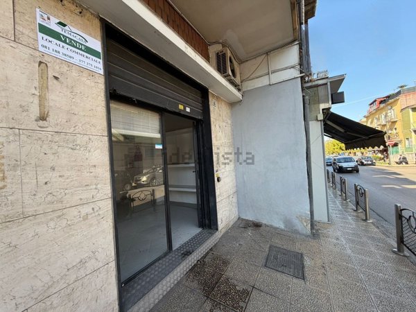 locale commerciale in vendita a Mugnano di Napoli