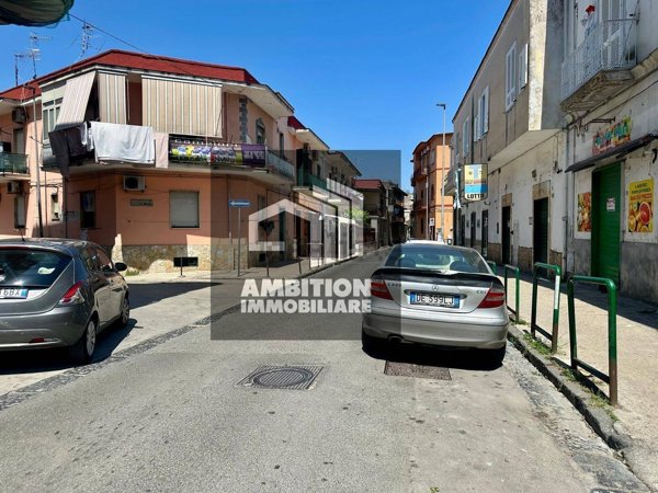 locale commerciale in vendita a Mugnano di Napoli