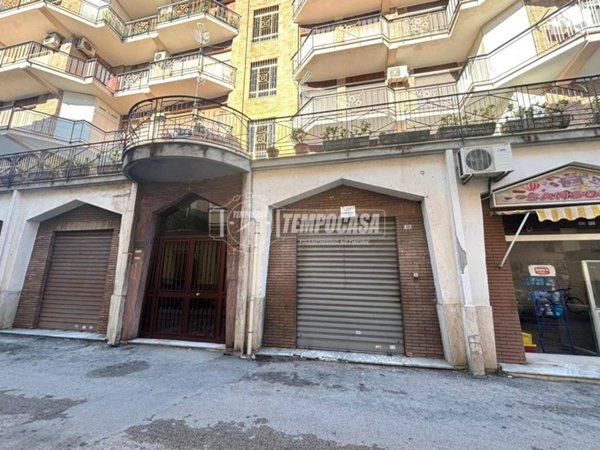 negozio in vendita a Mugnano di Napoli