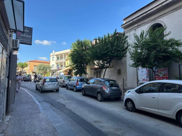 negozio in vendita a Mugnano di Napoli