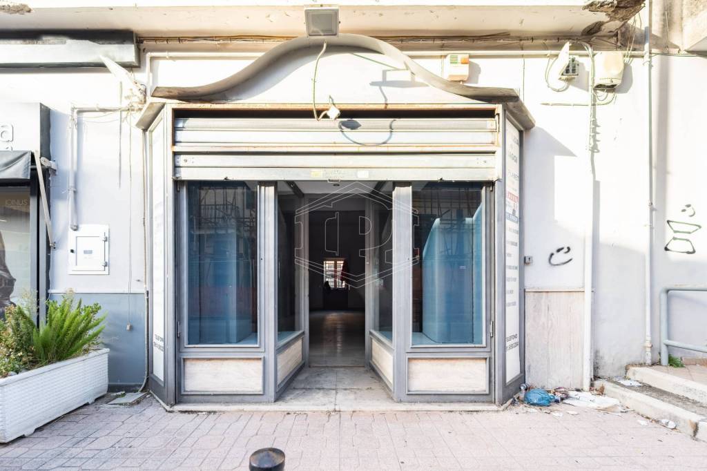 negozio in vendita a Mugnano di Napoli