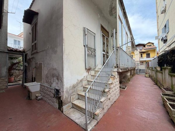 intera palazzina in vendita a Mugnano di Napoli
