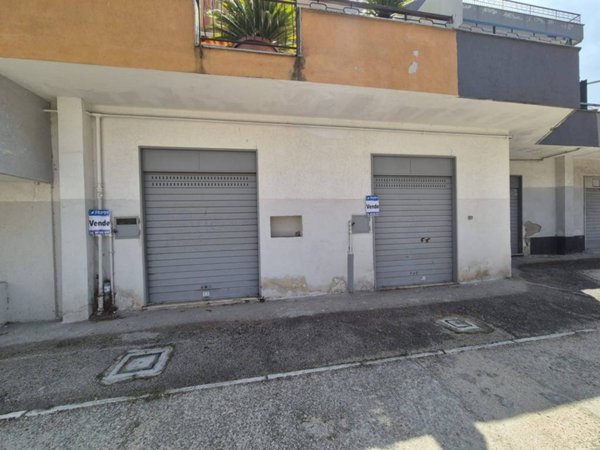 negozio in vendita a Mugnano di Napoli