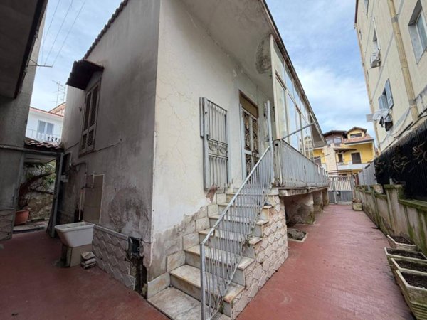 intera palazzina in vendita a Mugnano di Napoli