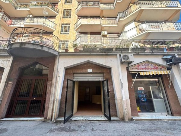 negozio in vendita a Mugnano di Napoli