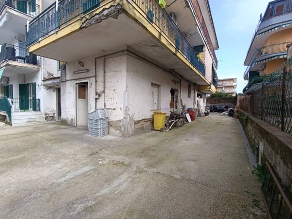 locale commerciale in vendita a Mugnano di Napoli